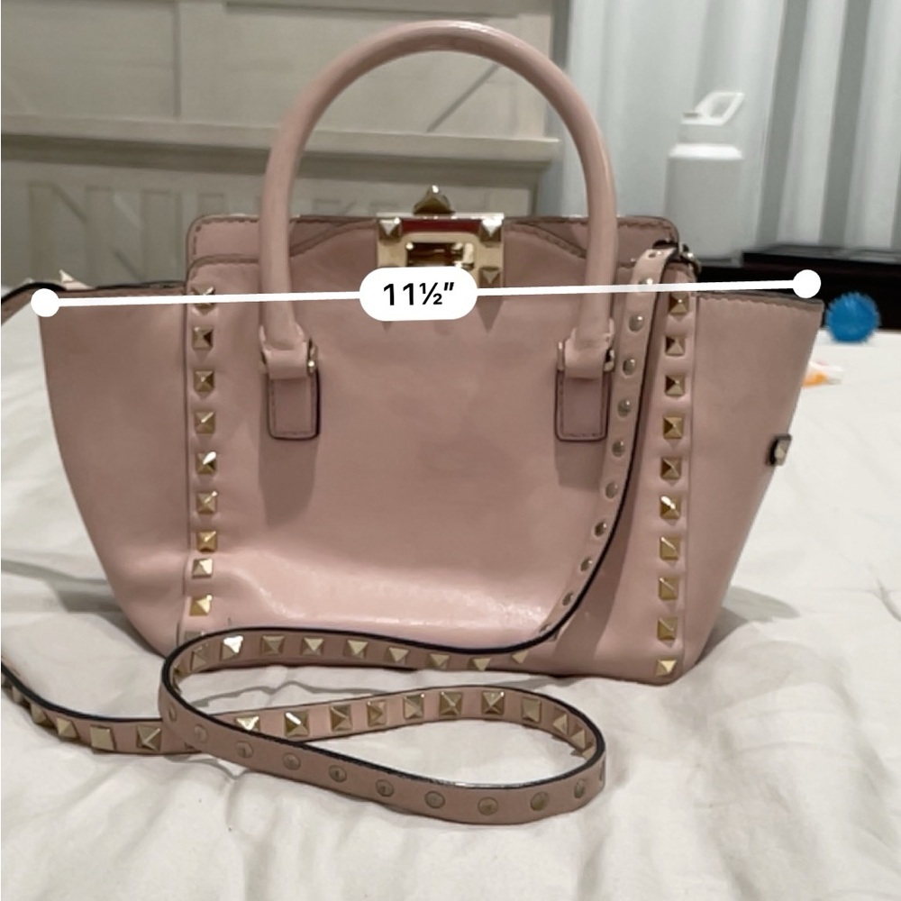 Valentino hand bag in dusty pink - missing a stud - Picture 9 of 12
